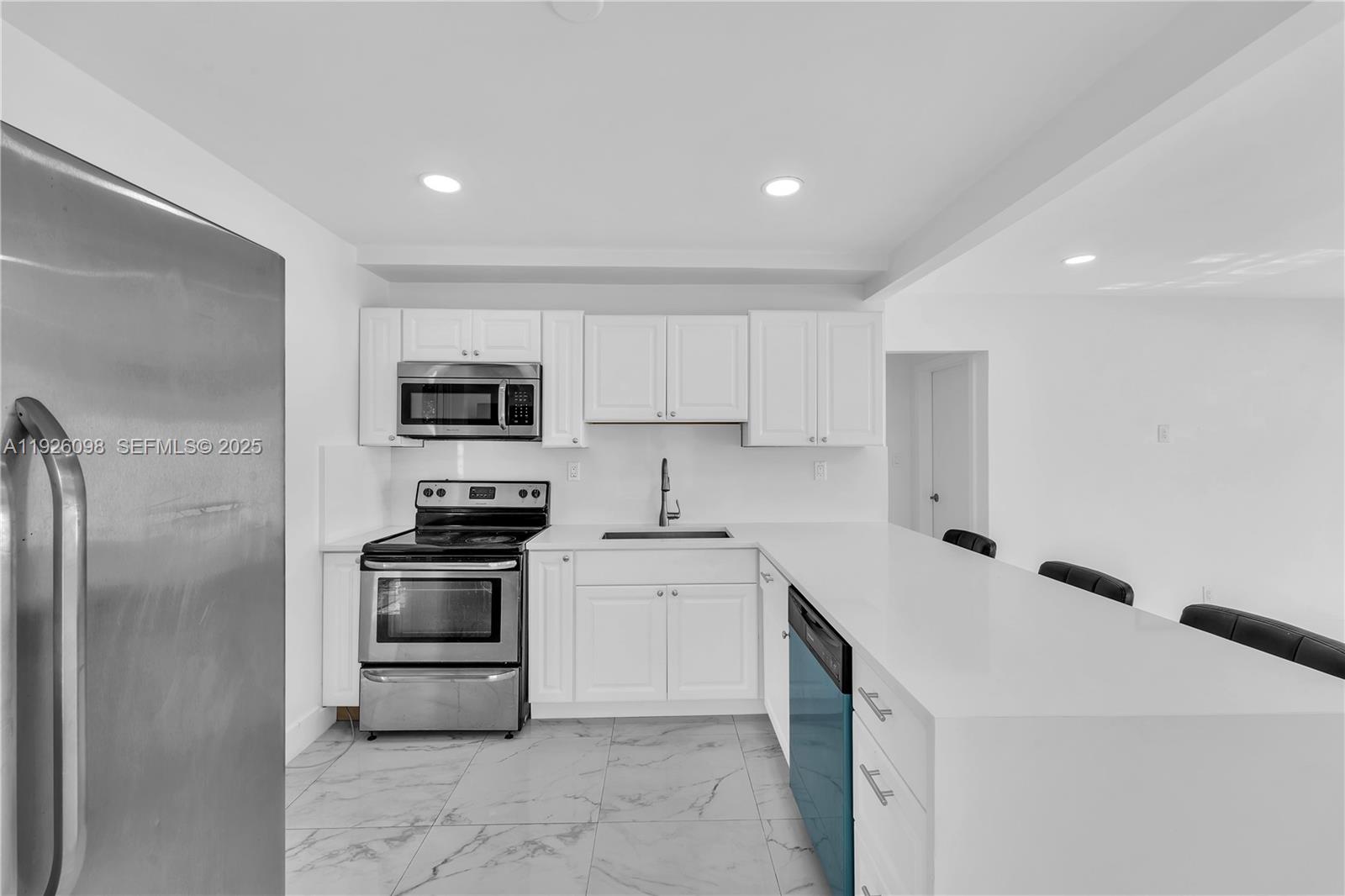 HOLLYWOOD PARK - Residential