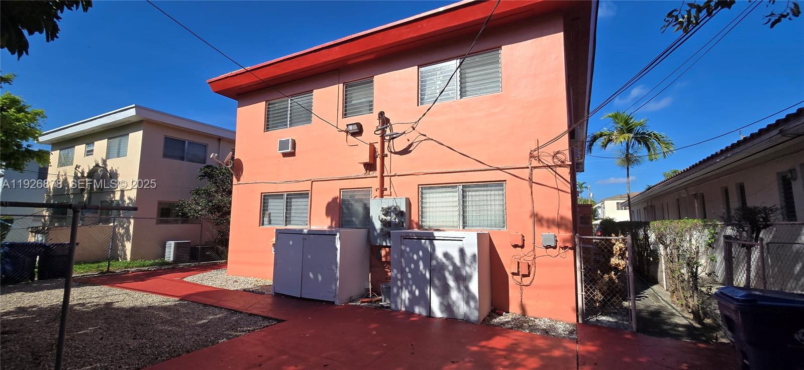 BISCAYNE BCH SUB - Residential Lease