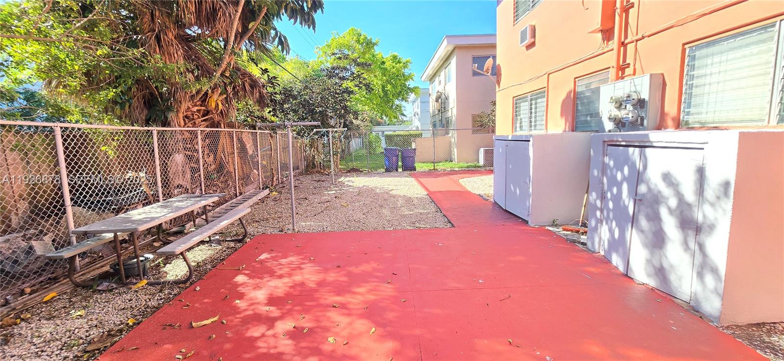 BISCAYNE BCH SUB - Residential Lease