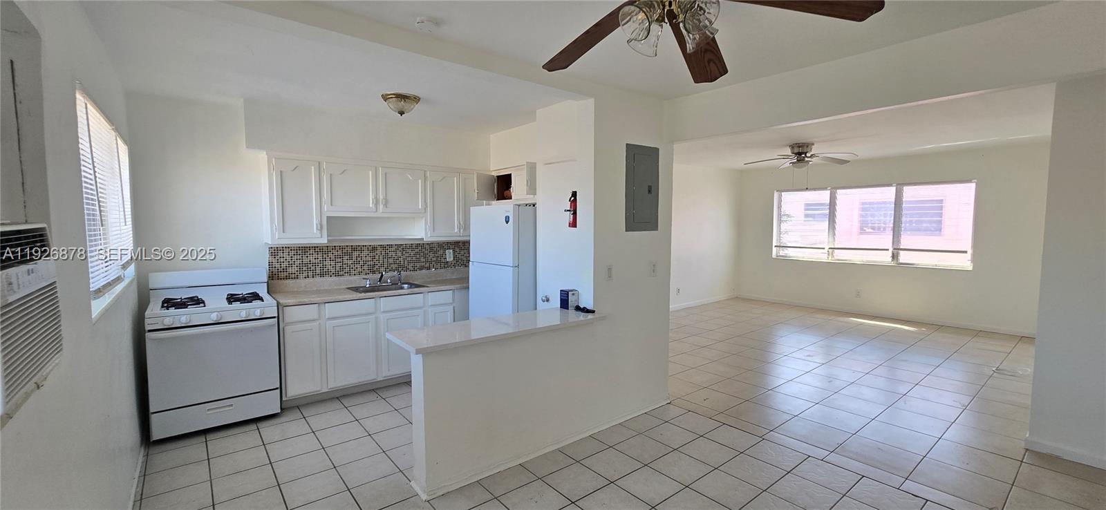 BISCAYNE BCH SUB - Residential Lease