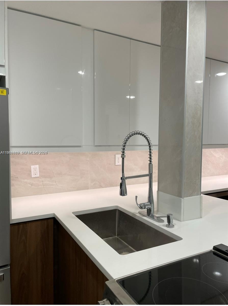 CROMWELL WEST CONDO - Residential Lease