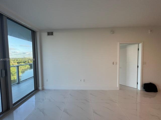 16385 Biscayne Blvd 820