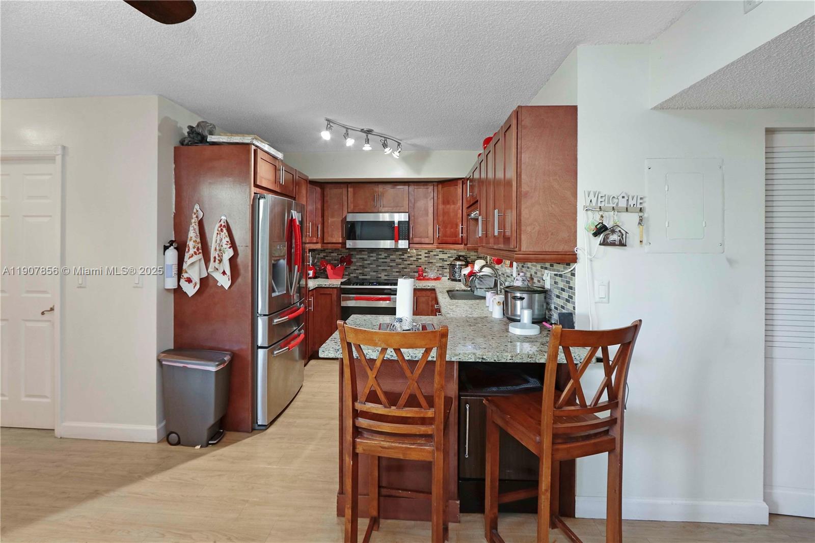 CORAL TOWERS CONDO - Residential Lease