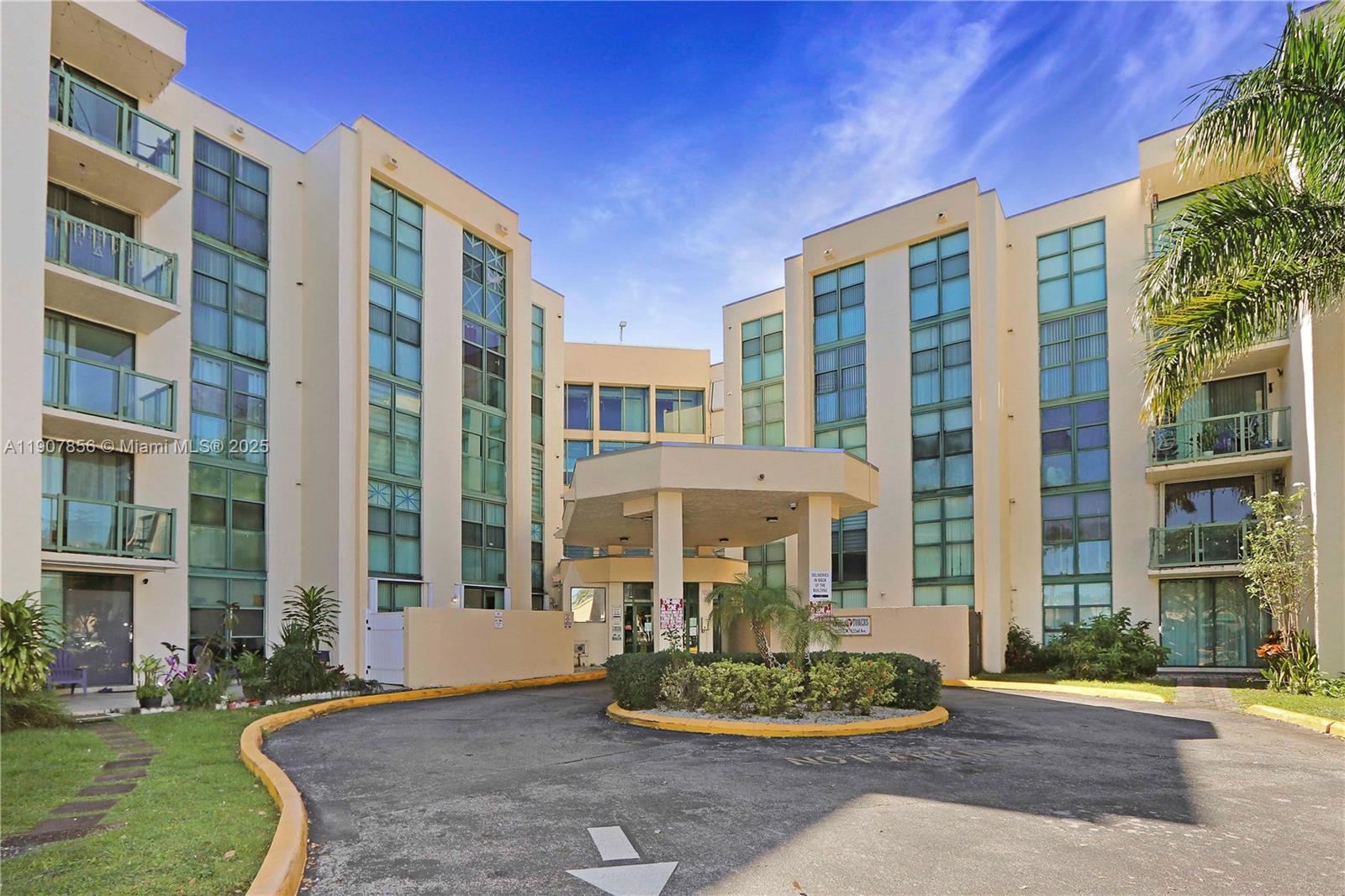 CORAL TOWERS CONDO - Residential Lease