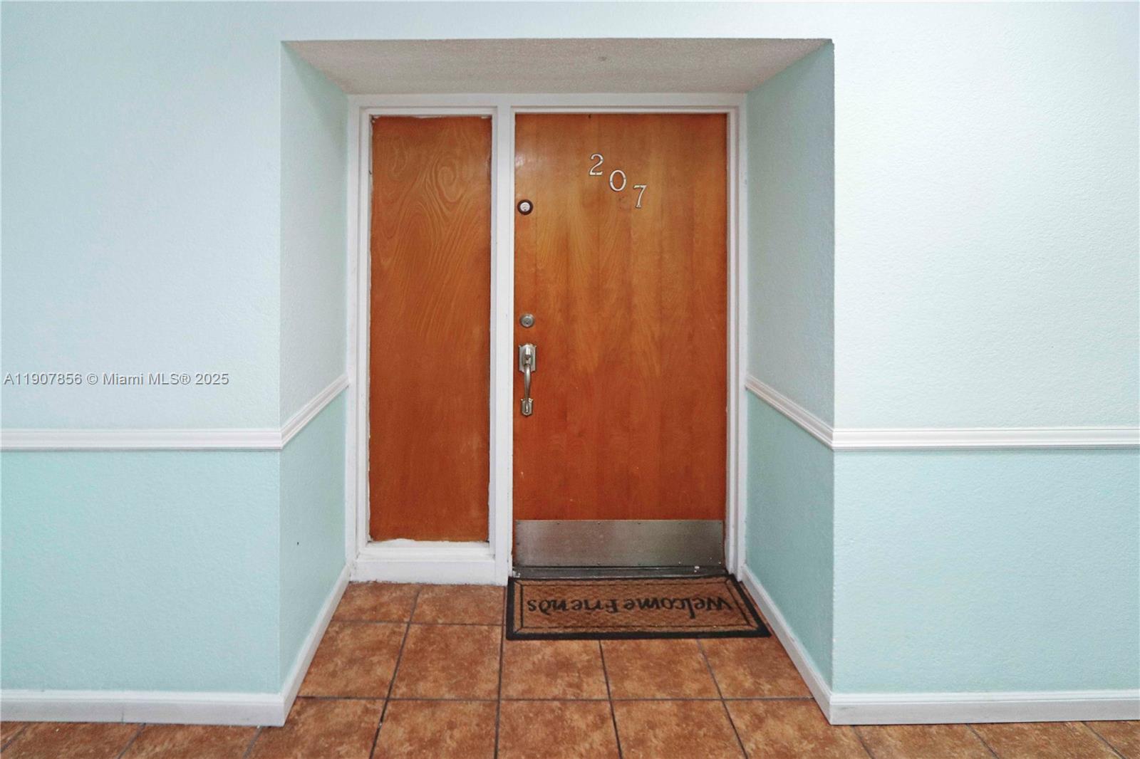 CORAL TOWERS CONDO - Residential Lease