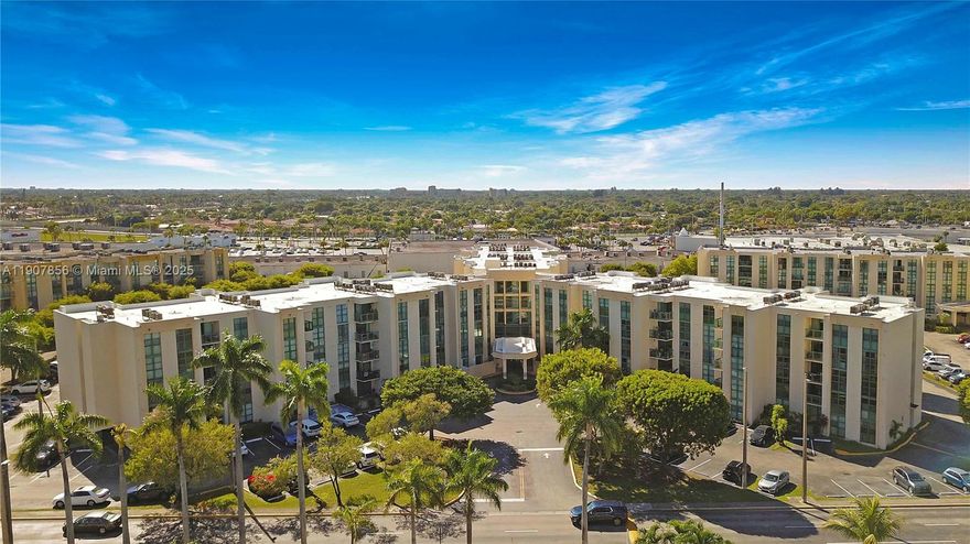 Beautifully updated 2BD/2BA + Den condo in the heart of Kendall! Enjoy a modern kitchen with wood cabinets, granite counters, and stainless steel appliances. Spacious open layout with wood-look floors, in-unit laundry, and a screened balcony for relaxing. Primary suite with walk-in closet and remodeled bath. Community offers pool, clubhouse, elevators & guest parking.