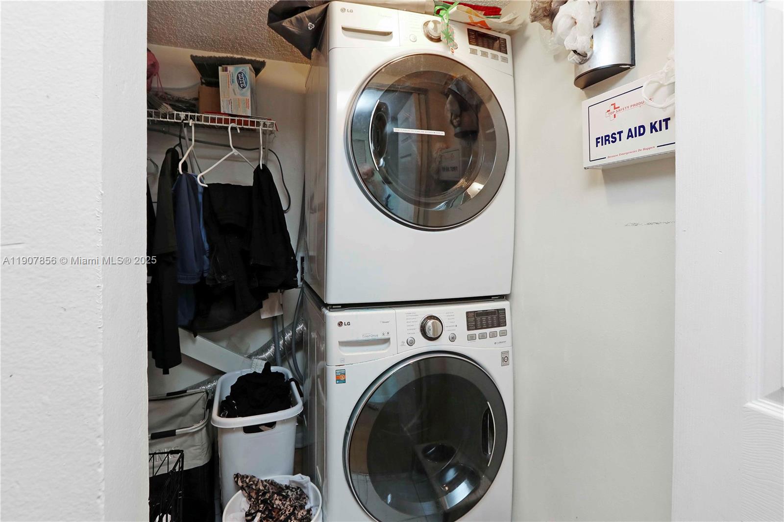 CORAL TOWERS CONDO - Residential Lease