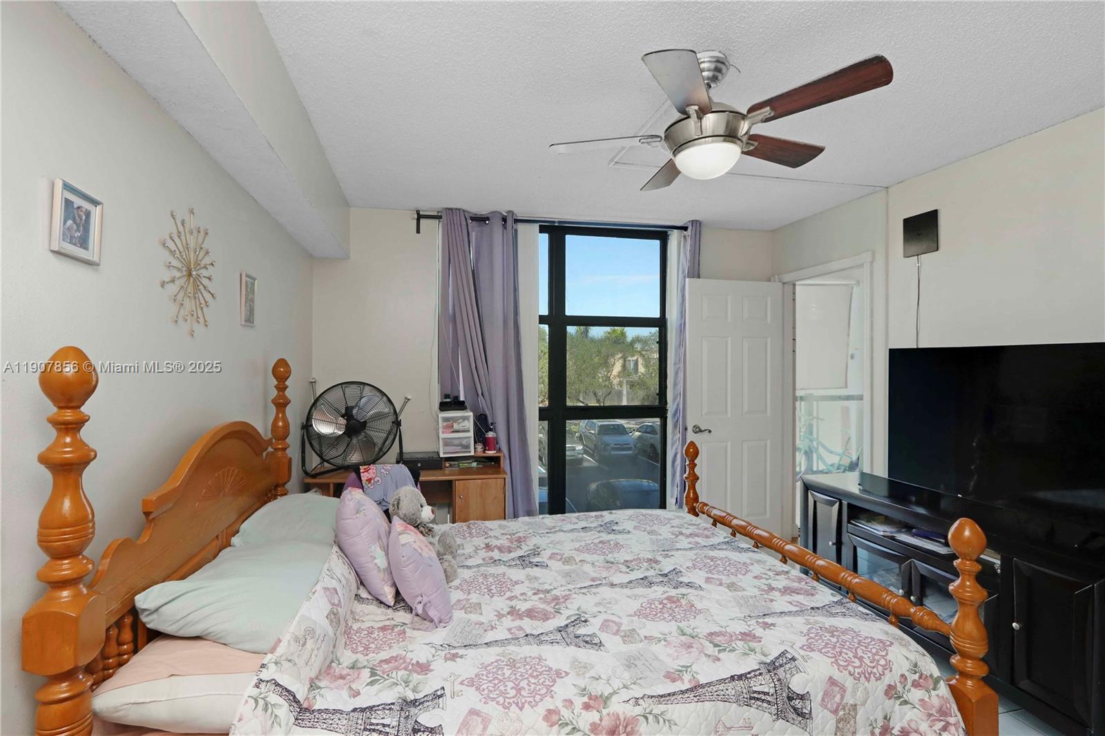 CORAL TOWERS CONDO - Residential Lease