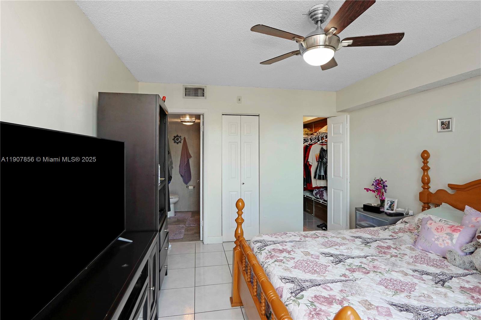 CORAL TOWERS CONDO - Residential Lease