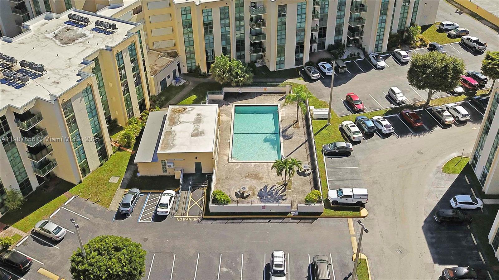 CORAL TOWERS CONDO - Residential Lease