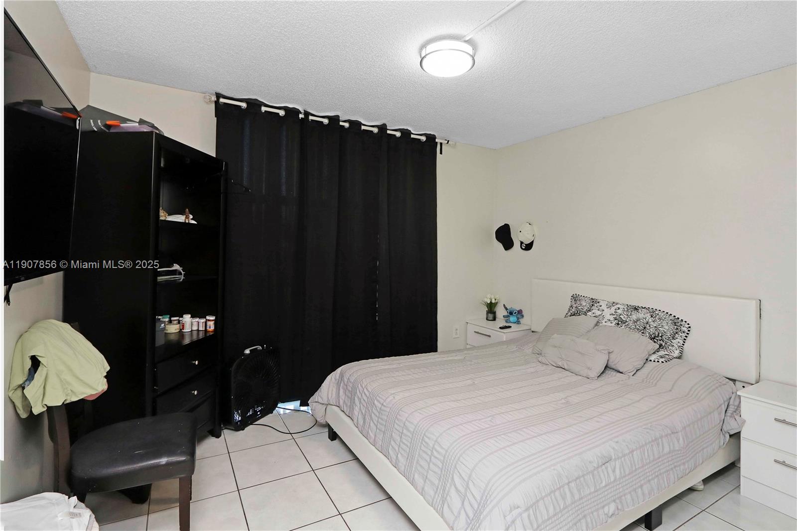 CORAL TOWERS CONDO - Residential Lease