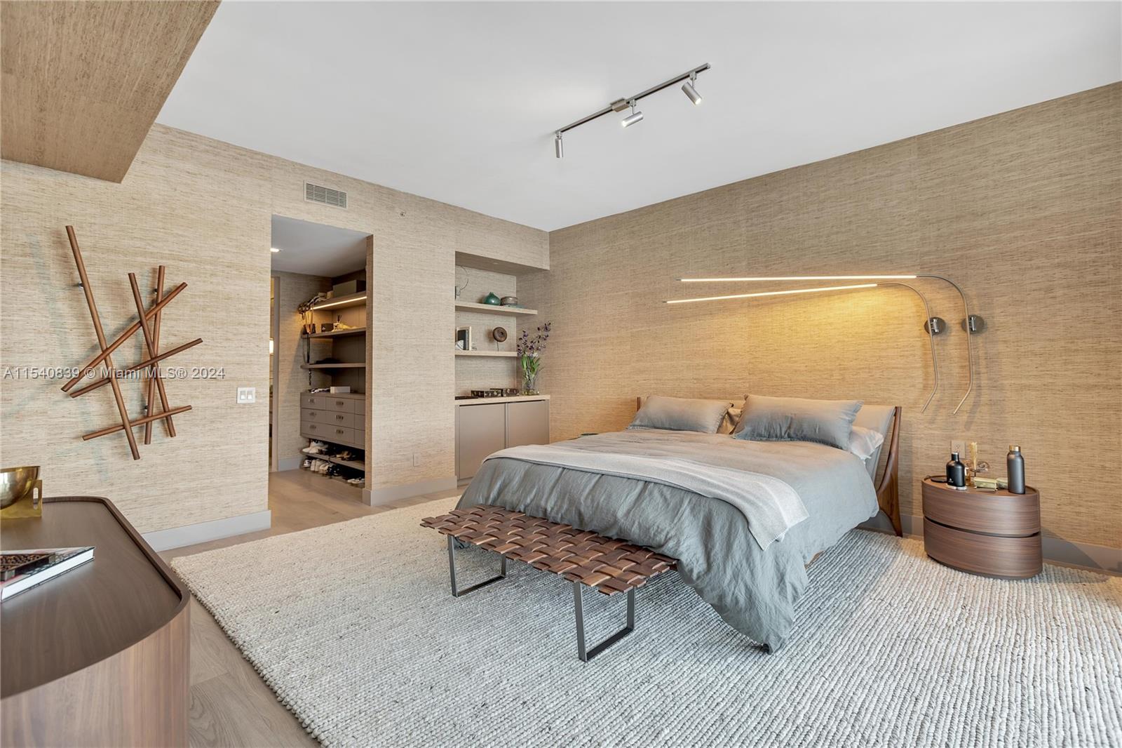 18975 COLLINS CONDO - Residential