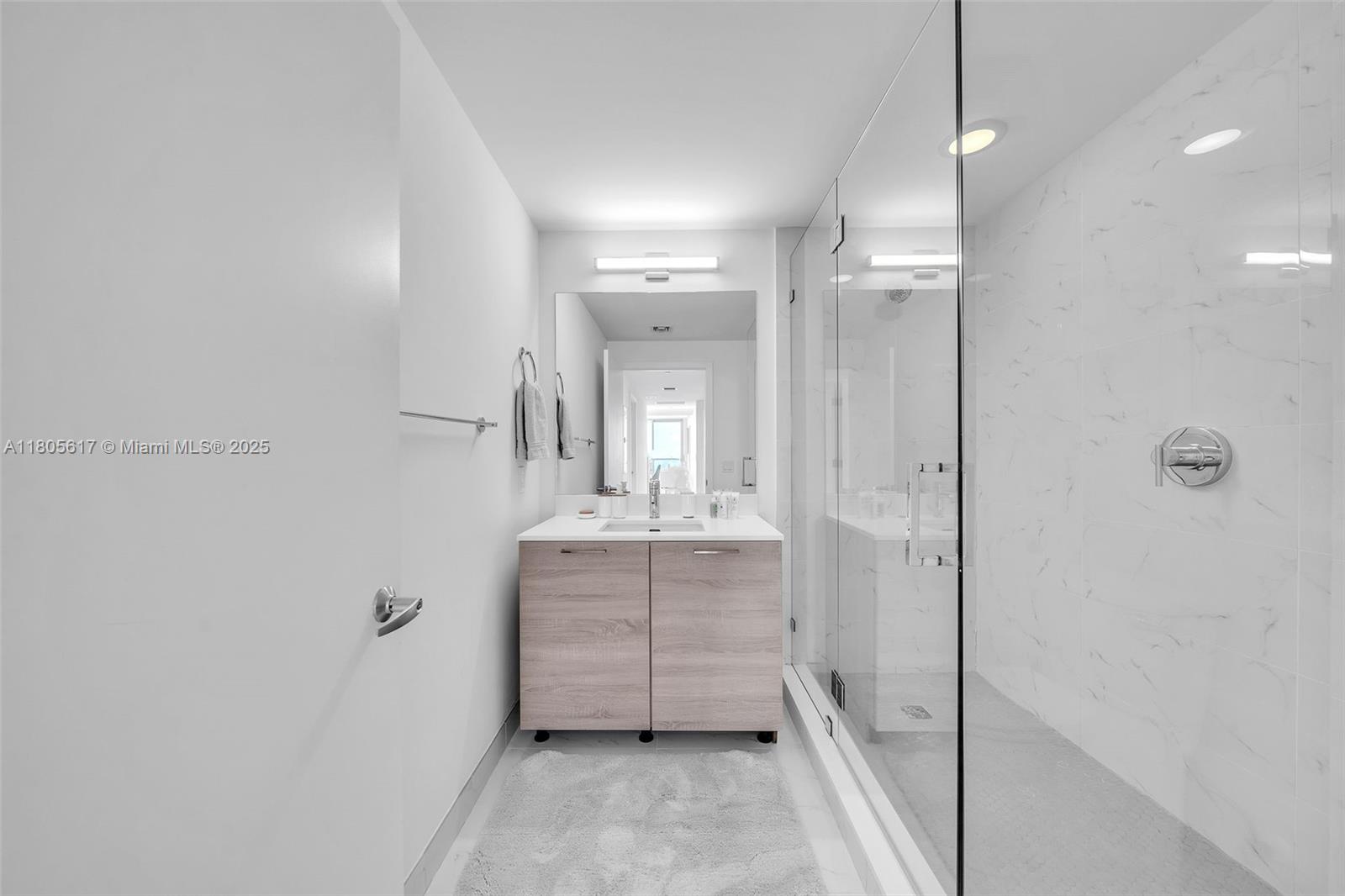 THE HARBOUR NORTH CONDO - Residential