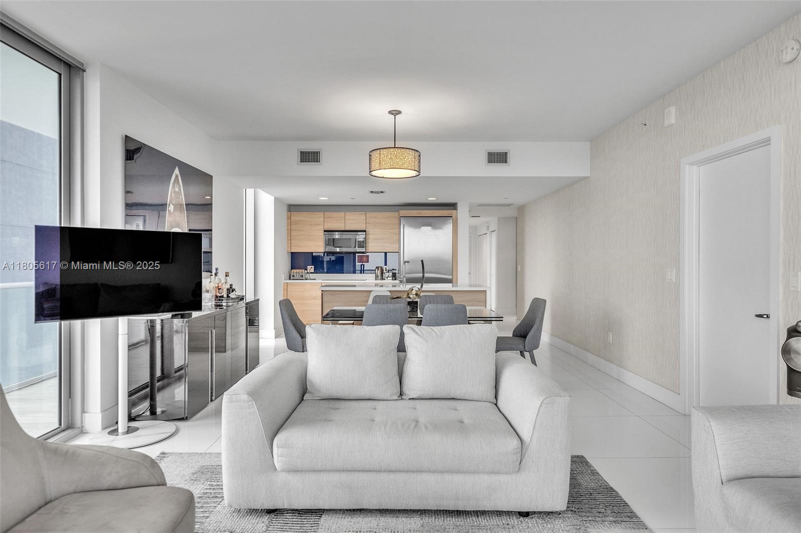 THE HARBOUR NORTH CONDO - Residential