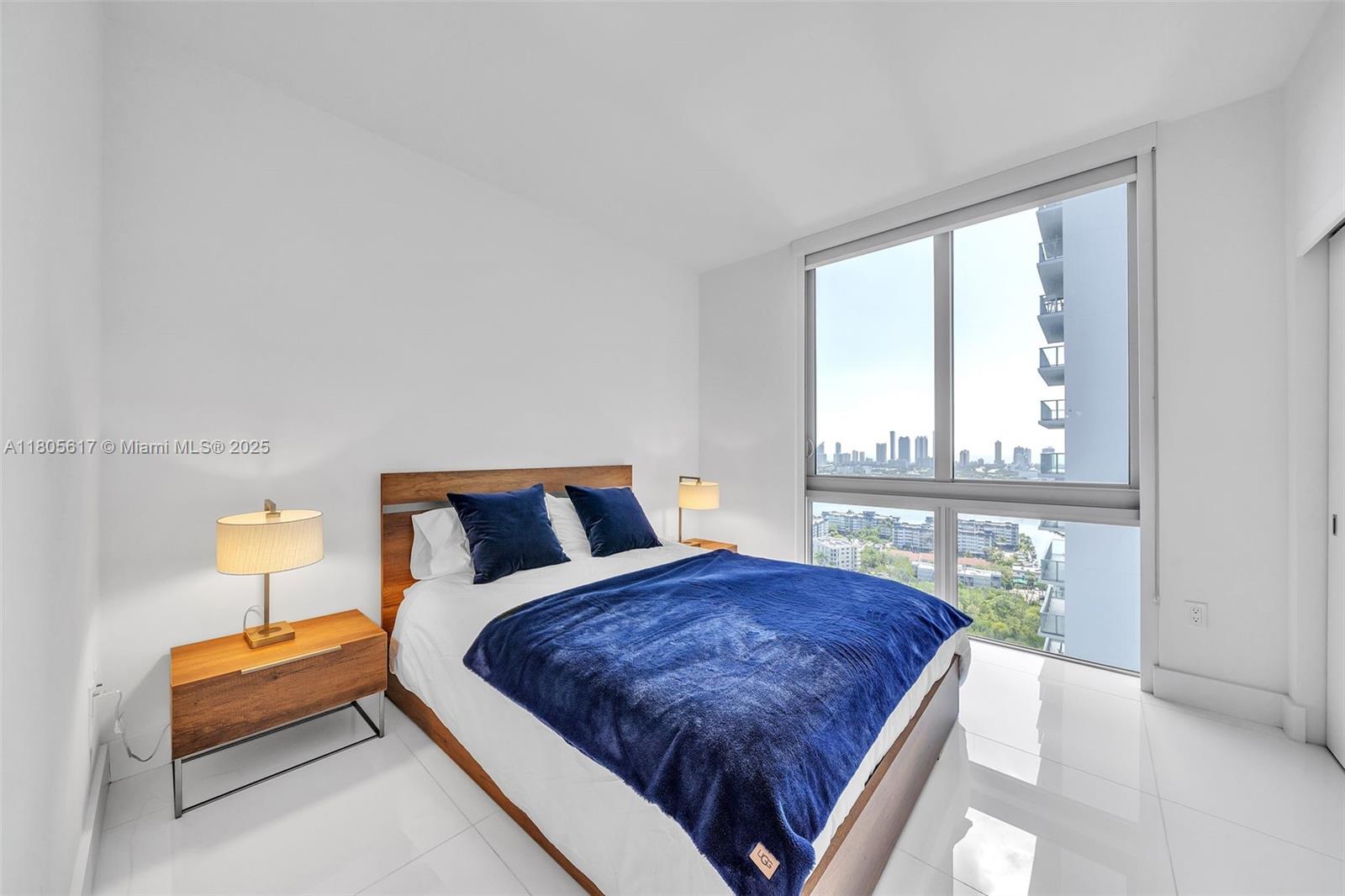 THE HARBOUR NORTH CONDO - Residential