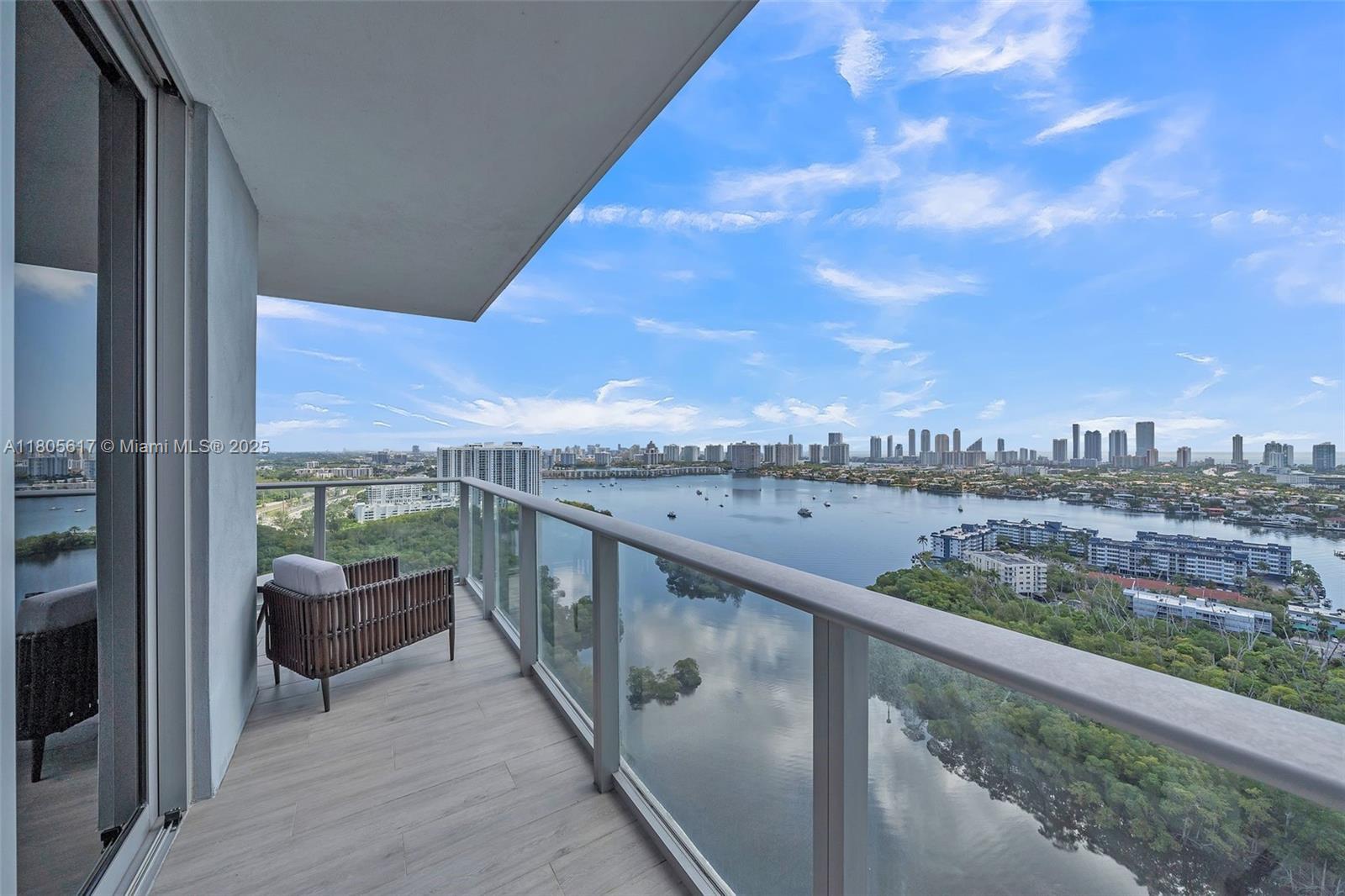 16385 Biscayne Blvd 2707