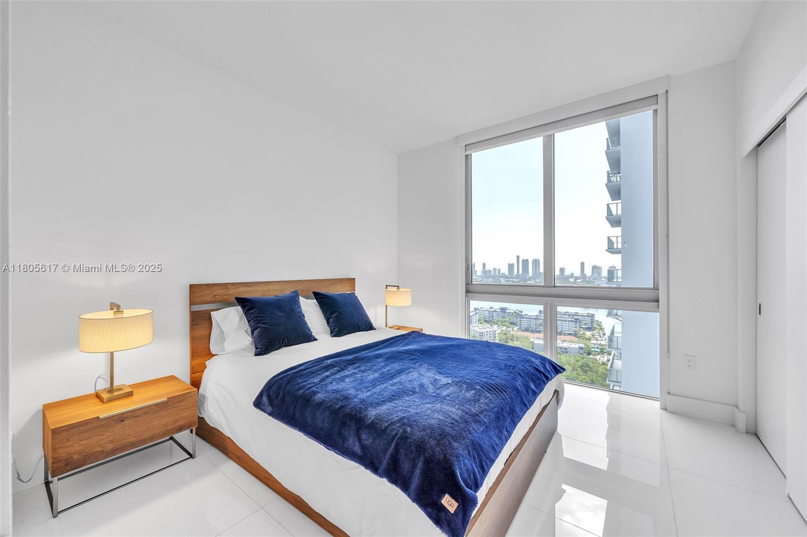 THE HARBOUR NORTH CONDO - Residential