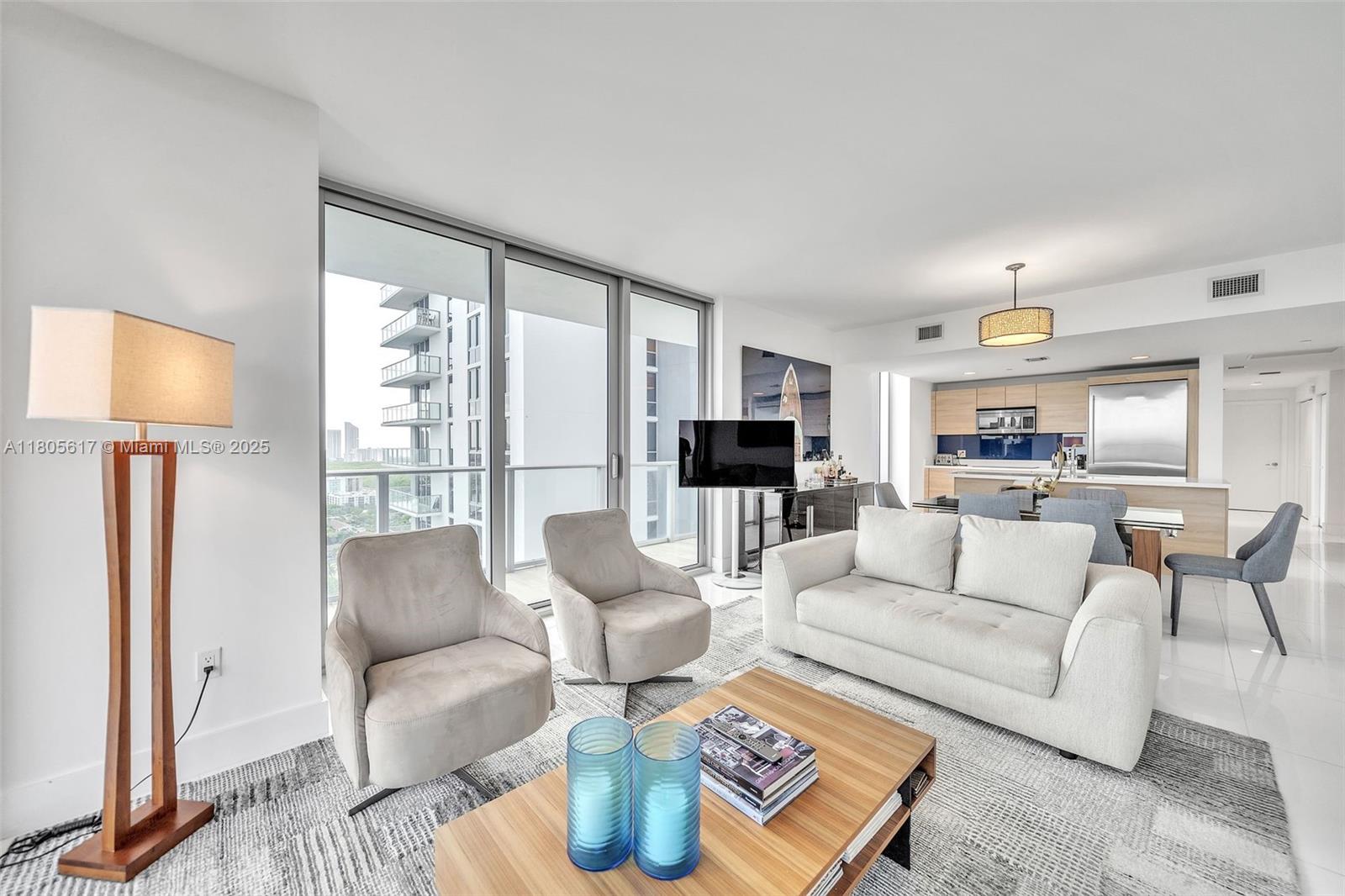 THE HARBOUR NORTH CONDO - Residential