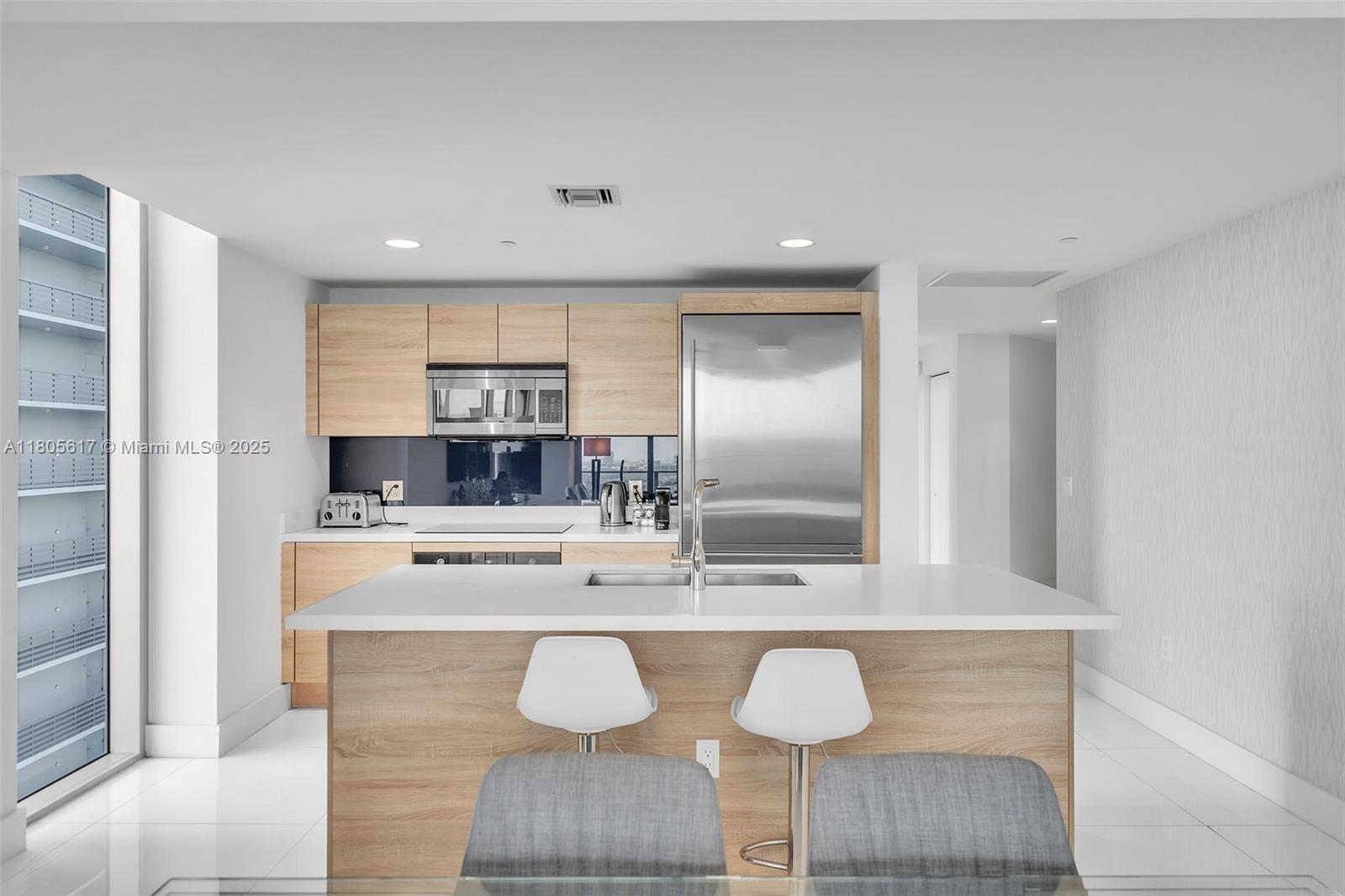 THE HARBOUR NORTH CONDO - Residential