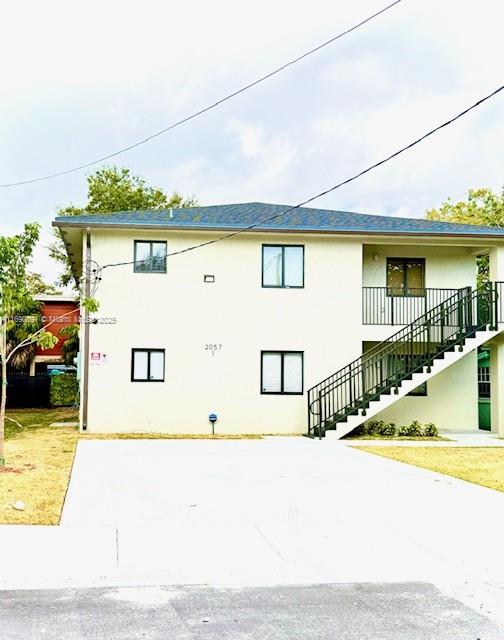 2024y BRAND NEW DUPLEX: 5/2 EACH UNIT, CENTRAL AC UNIT, NEW KITCHEN, NEW BATHROOMS, WASHER/DRYER, GREAT LOCKATION, NICE & SAFE NEIGHBORHOOD, PLENTY OF PARKING, MINUTES AWAY FROM I-95, FLORIDA TRPK, PALMETO EXPR AND NEW BUS STATION.