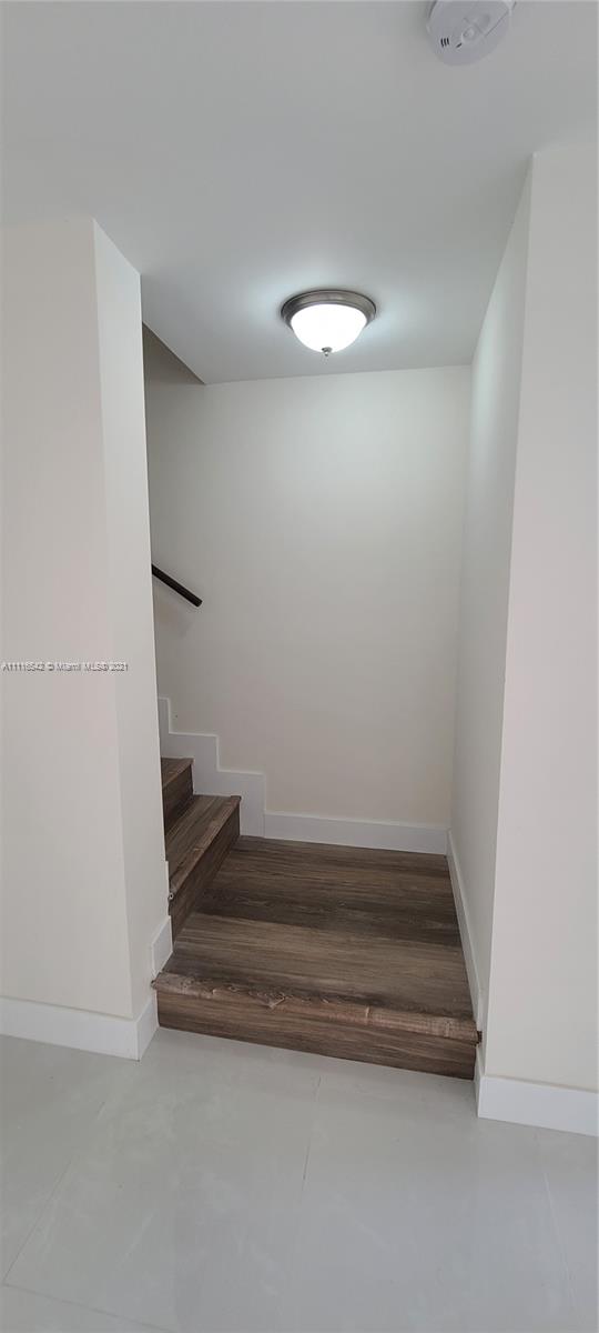 LAKE VILLAGE CONDO - Residential Lease
