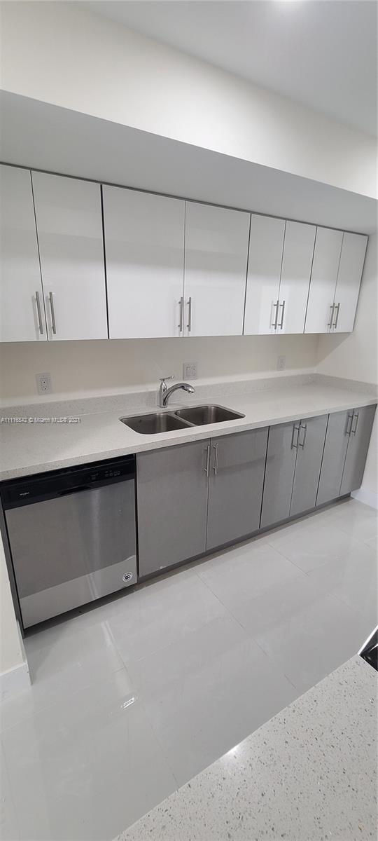 LAKE VILLAGE CONDO - Residential Lease
