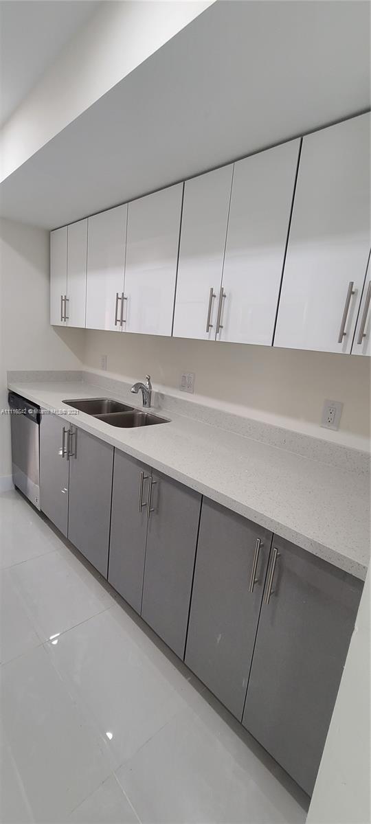 LAKE VILLAGE CONDO - Residential Lease