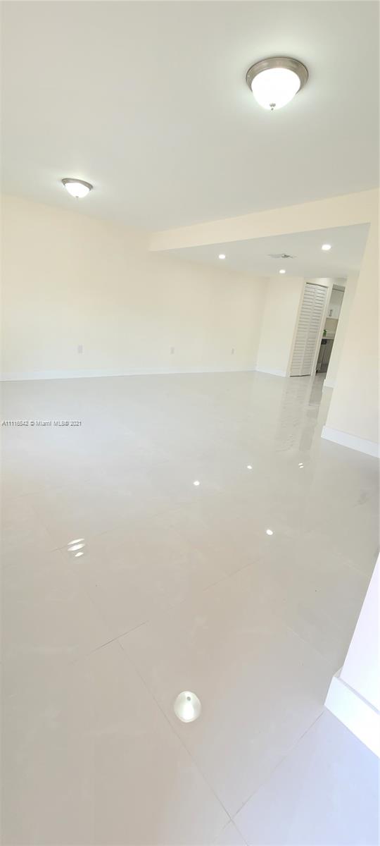 LAKE VILLAGE CONDO - Residential Lease