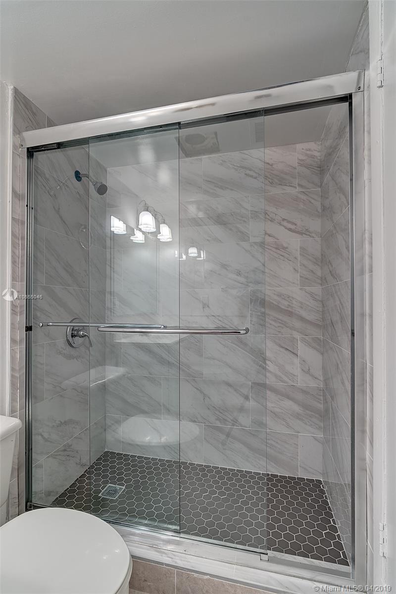 LAKES GARDEN CONDO - Residential Lease