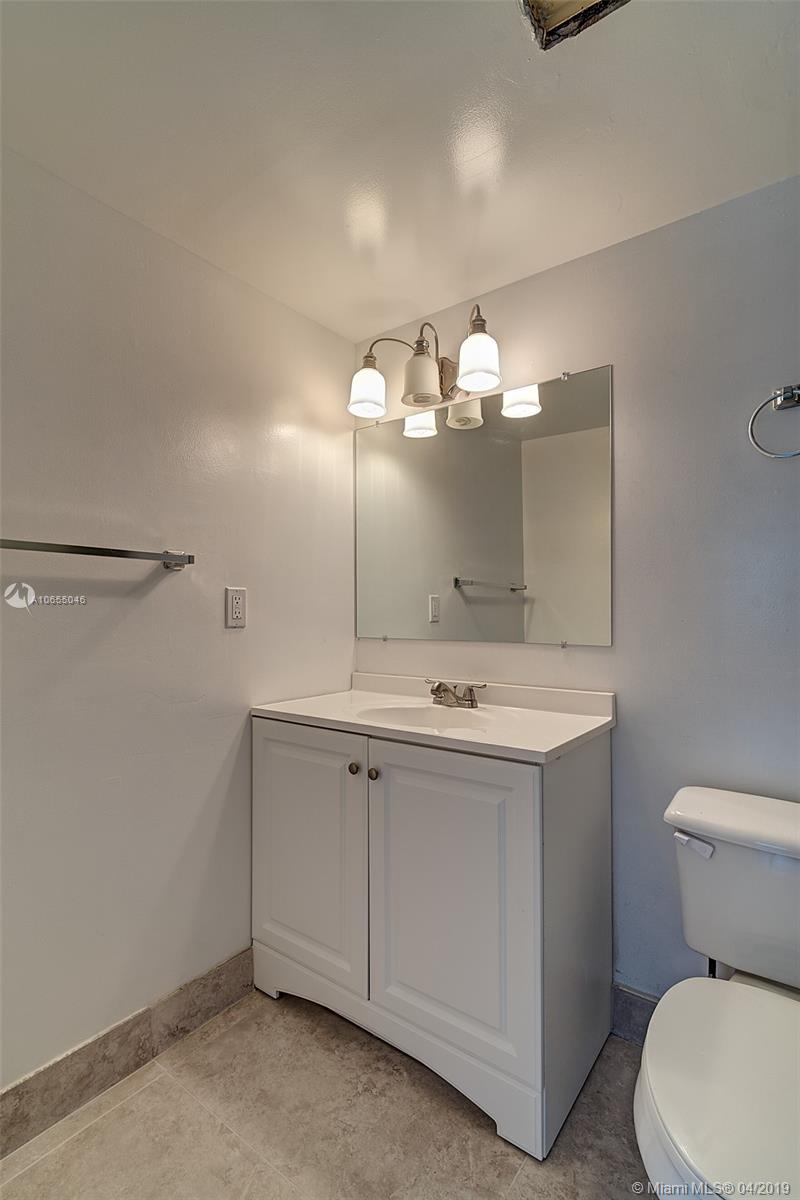 LAKES GARDEN CONDO - Residential Lease