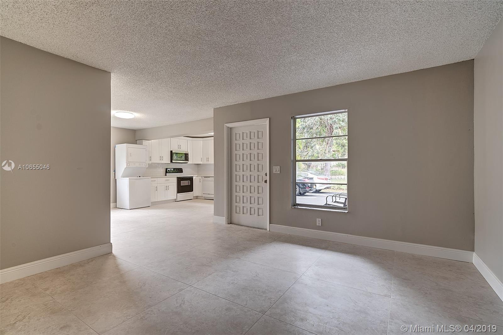 Large 3 bedroom/2 bath Condo for Rent. Washer and Dryer in Unit. Completely Renovated. Zoned for Great Schools including Stoneman Douglas! Very Quick approval. Call today
