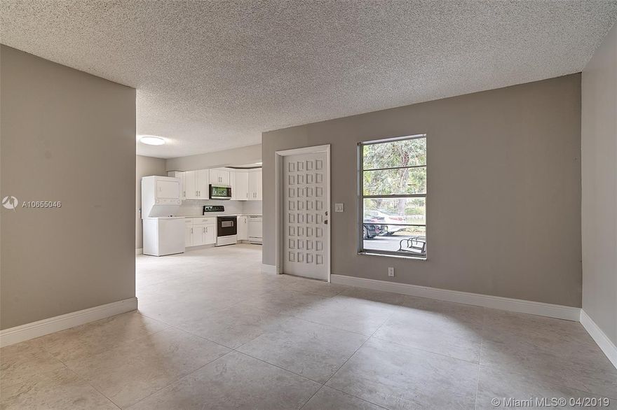 Large 3 bedroom/2 bath Condo for Rent. Washer and Dryer in Unit. Completely Renovated. Zoned for Great Schools including Stoneman Douglas! Very Quick approval. Call today