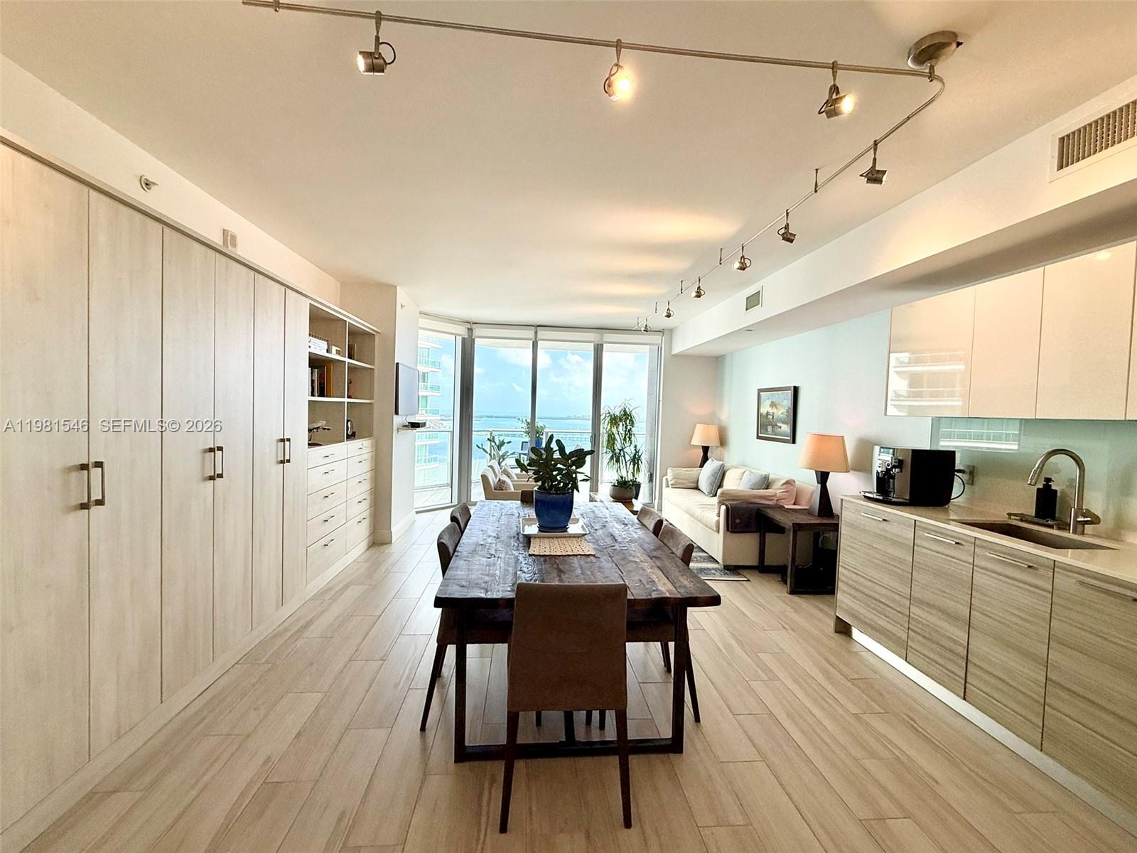 1300 Brickell Bay Dr 3406