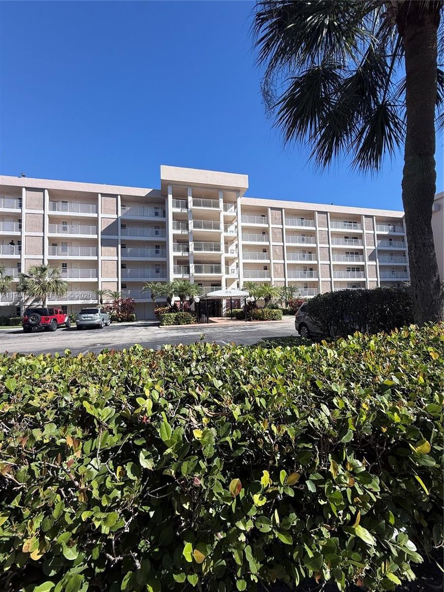Beautiful apartment on the 5th level with an amazing view of the golf course.Very tranquil, spacious apartment with upgraded kitchen and bathrooms.Please contact Michael Carlin or text to 305-510-2008