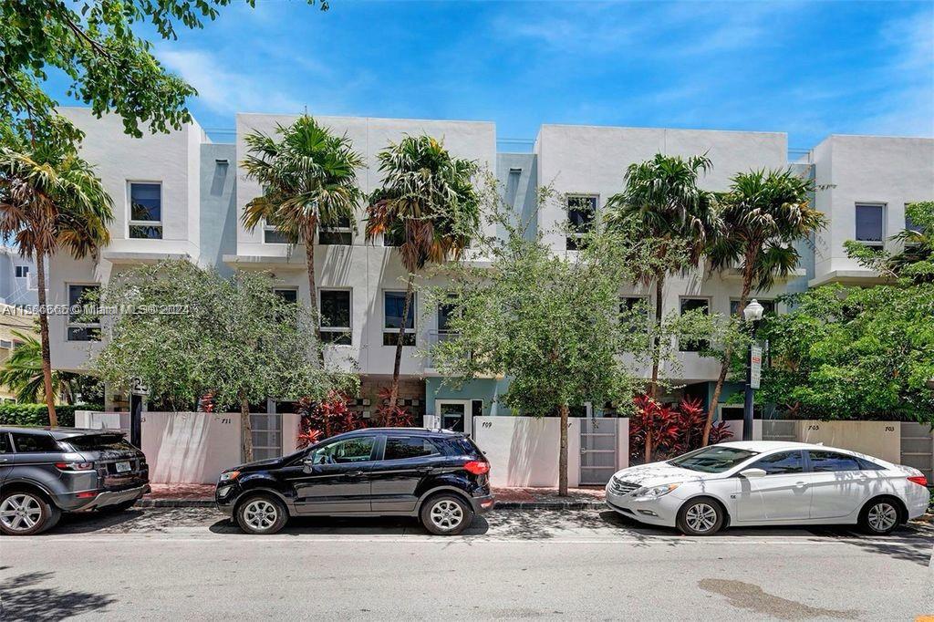 Rental Property at 709 2nd St 5, Miami Beach, Miami-Dade County, Florida - Bedrooms: 3 
Bathrooms: 3  - $6,000 MO.