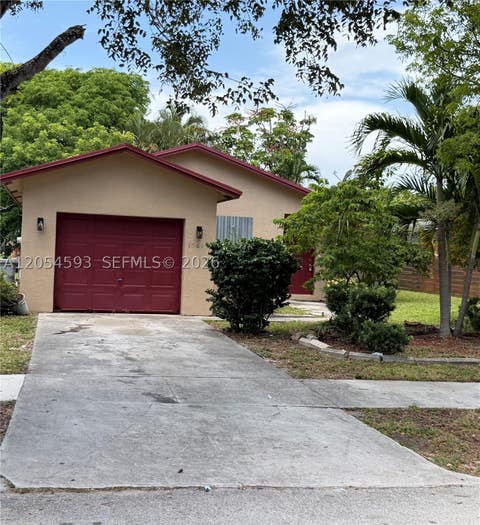 Photo of 1561 NW 7th Ter, Pompano Beach, FL 33060 (MLS # A12054593)