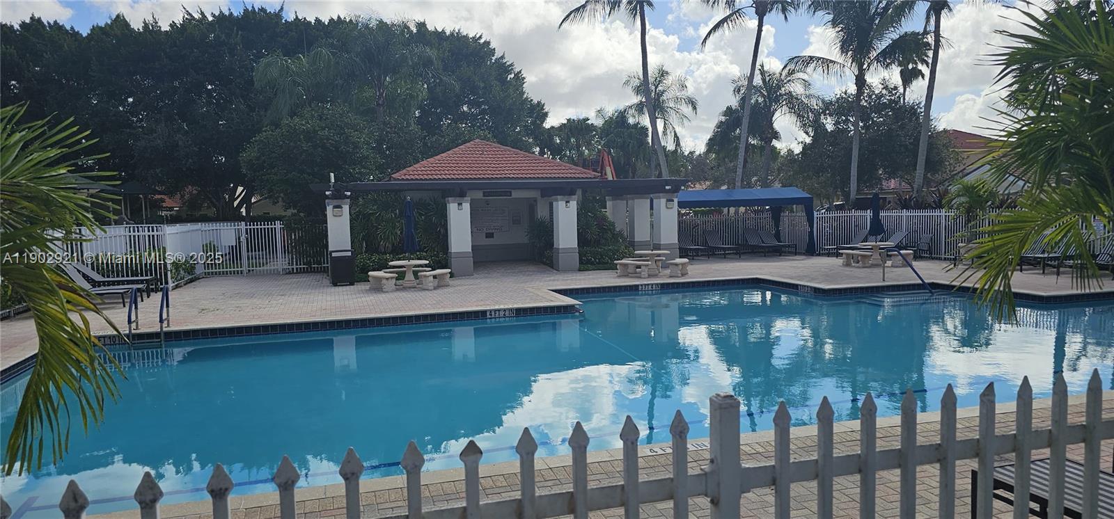 SECTORS 3 & 4 BOUNDARY PL - Residential Lease