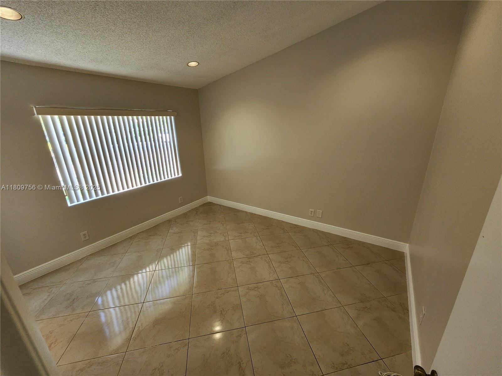 1562 Springside Dr 1562