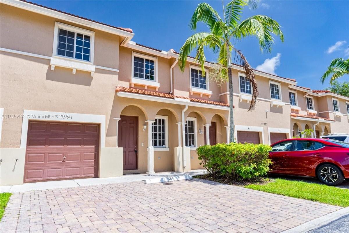 21007 NW 14 PL 351