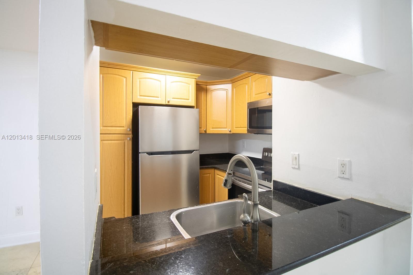 LAKESIDE XI CONDO PH II - Residential Lease