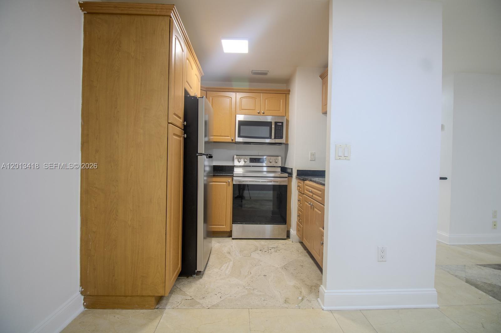 LAKESIDE XI CONDO PH II - Residential Lease