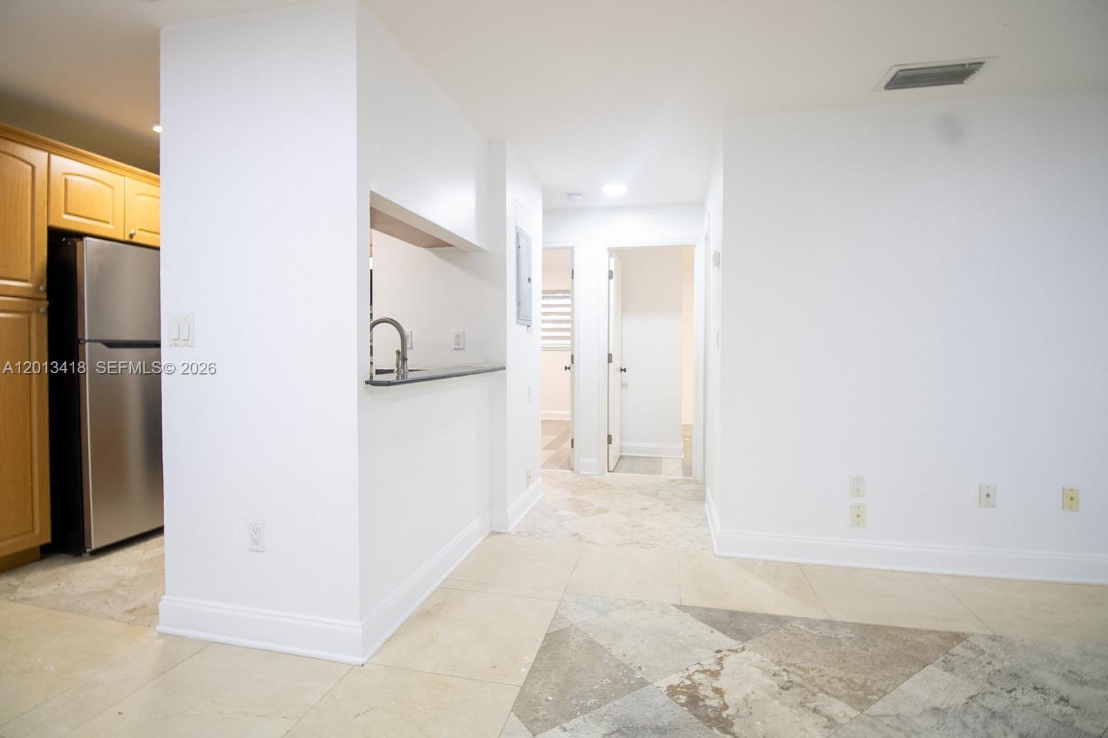 LAKESIDE XI CONDO PH II - Residential Lease