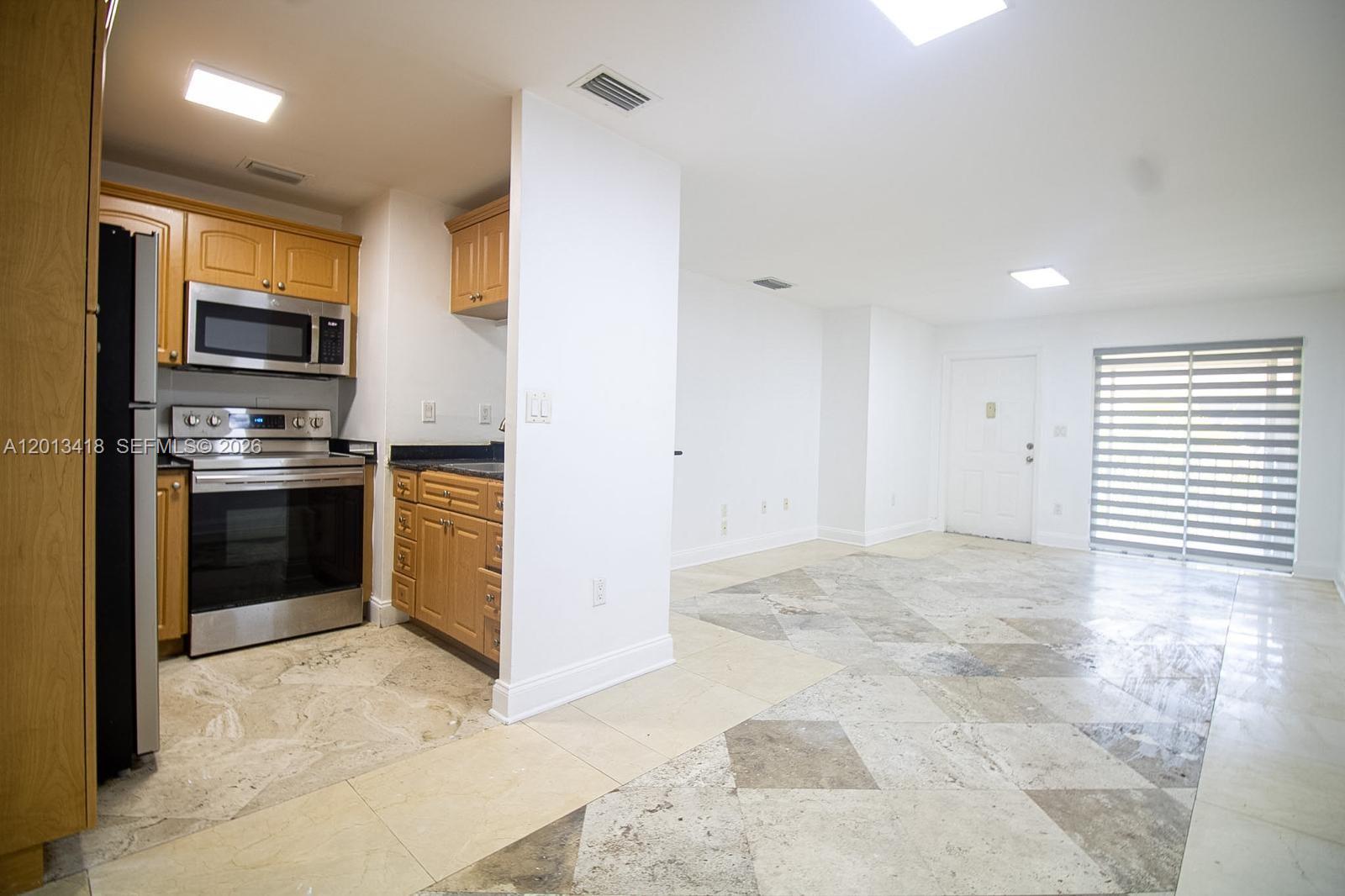 LAKESIDE XI CONDO PH II - Residential Lease