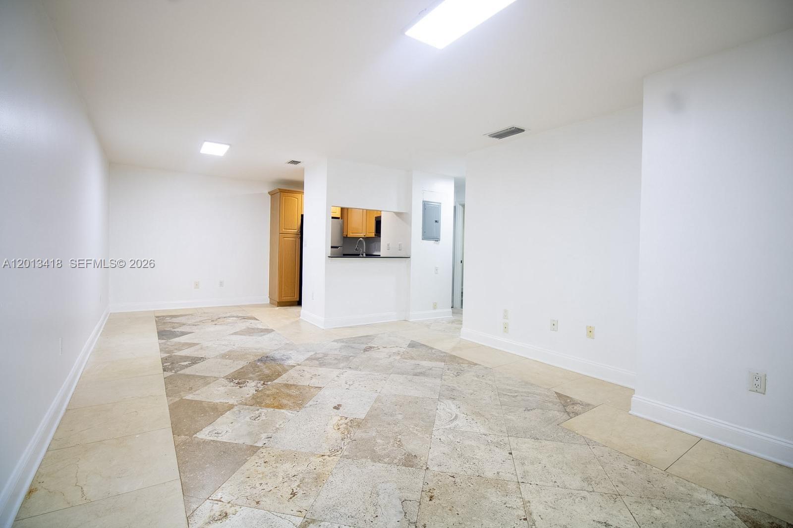 LAKESIDE XI CONDO PH II - Residential Lease