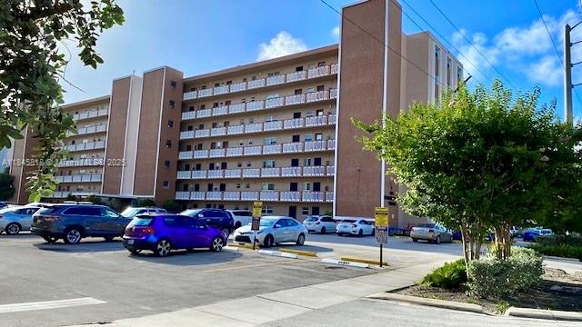 Large 1 BR 1.5 Bath, updated , white tiled floor, stainless steel appliances, newer AC , great layout with large bedroom and 2 walk in closets, screened in balcony, community has pool, clubroom and small gym, walkable distance to stores, restaurants and beach . Great location .