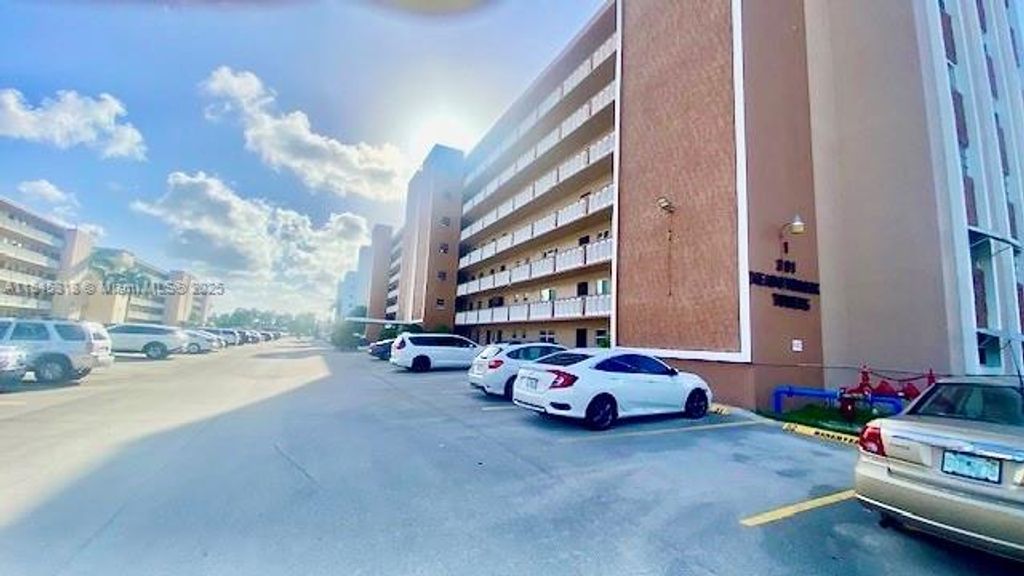 Photo of 301 NE 14th Ave #206, Hallandale Beach, FL 33009 (MLS # A11845818)
