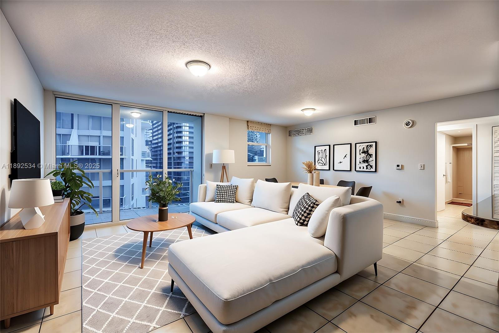 31 SE 5th St 2111