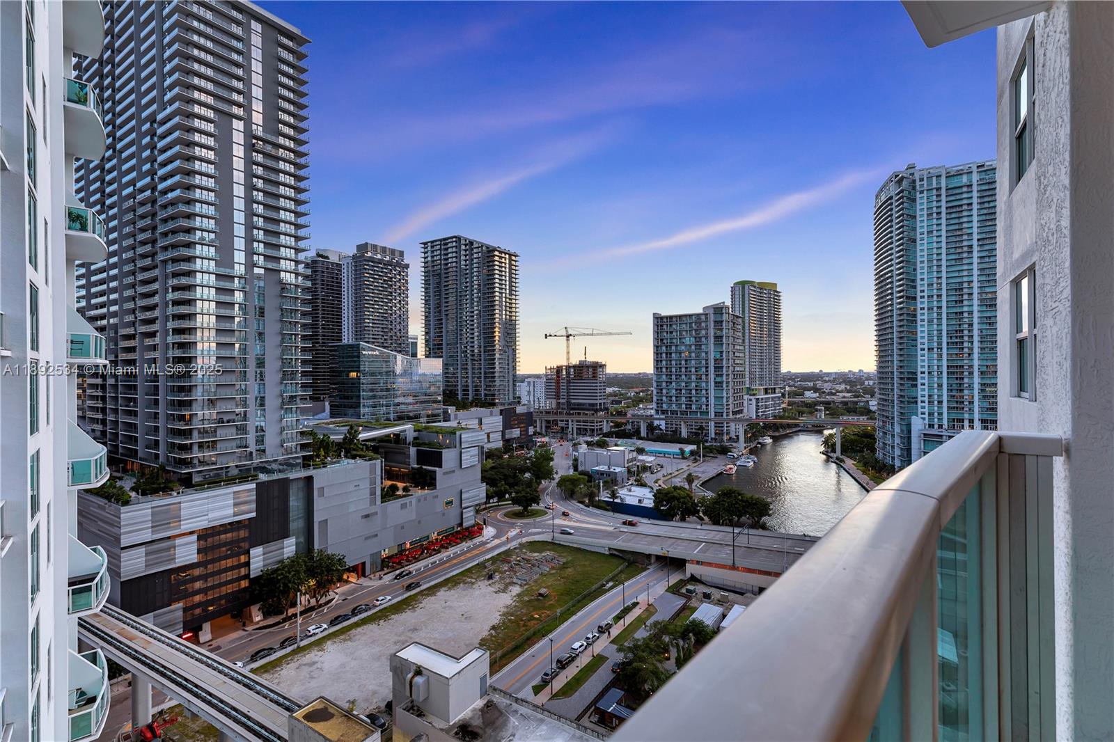 31 SE 5th St 2111