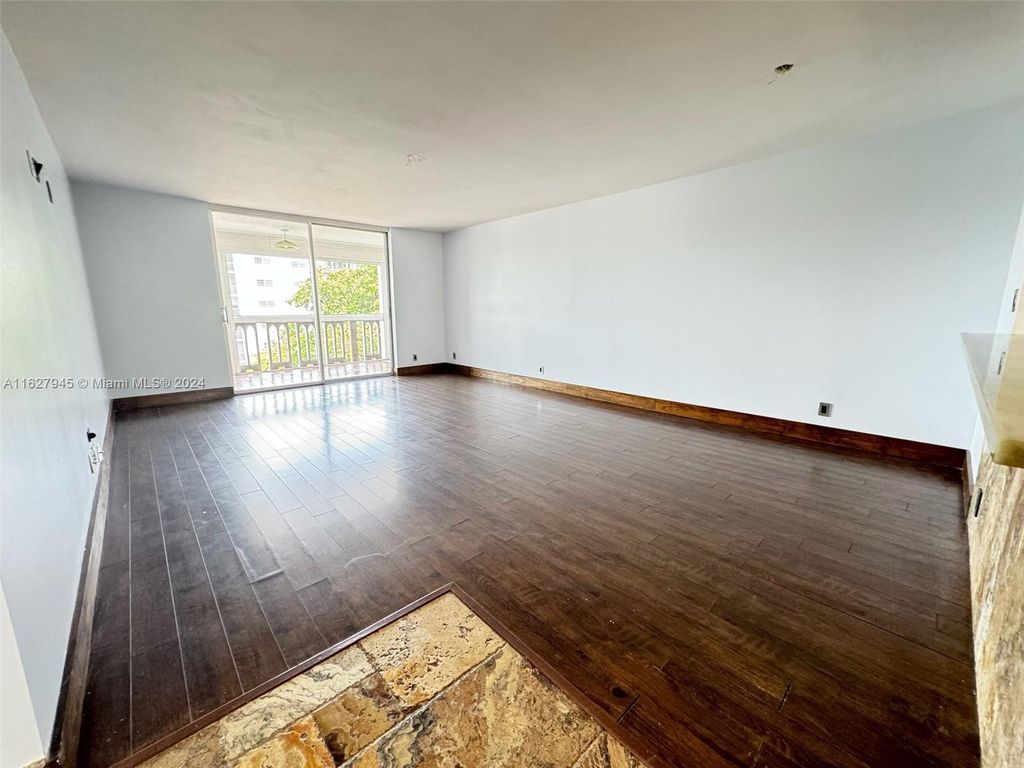 Photo of 900 NE 12th Ave #501, Hallandale Beach, FL 33009 (MLS # A11627945)