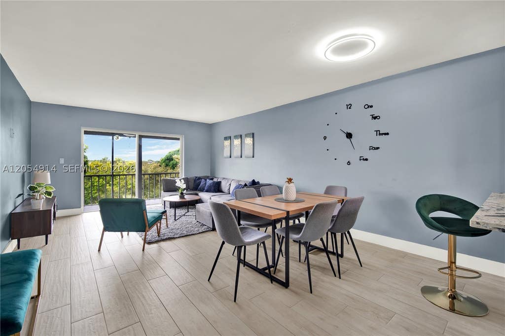 Photo of 950 Hillcrest Dr #414, Hollywood, FL 33021 (MLS # A12054914)